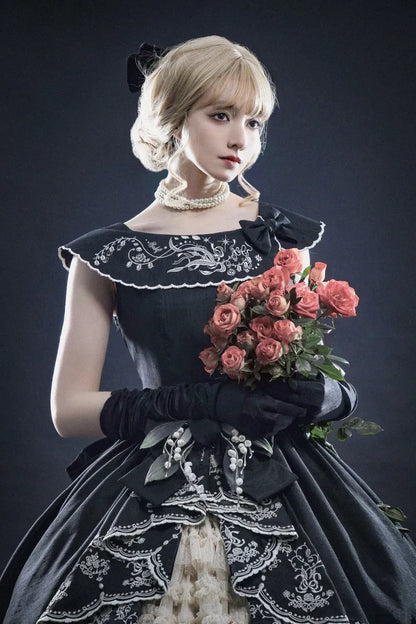 Lily Stickerei Kleid Beige Lolita Valley of Black Classic die