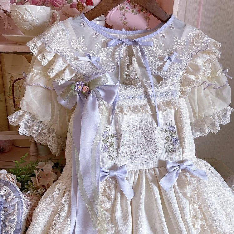 ショート丈クロップド丈刺繍トップス、スカラップカラー、パープルスリーブトリム