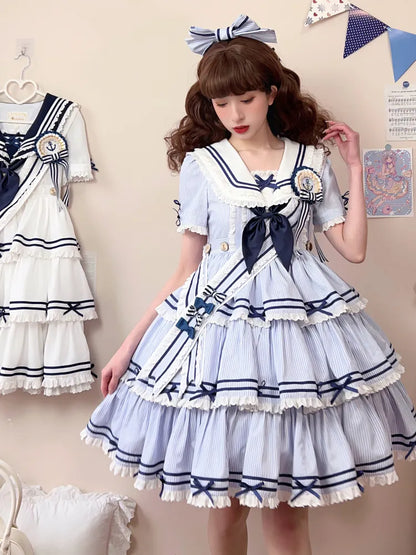 Gestreiftes blaues Sommerkleid mit abnehmbarem Ärmel-Lolita-Kragen, kurzes Matrosenkleid