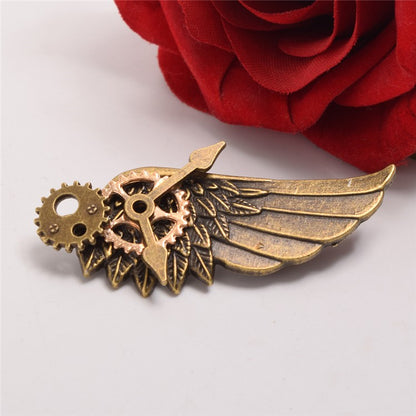 スチームパンクギアの翼型ブローチ