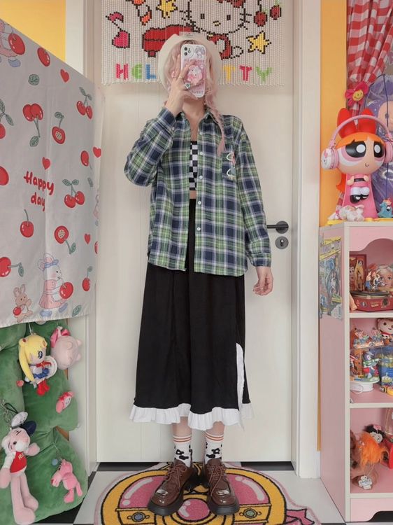 サイドウエストフリルシャーリングブラックスカートスリットトリム