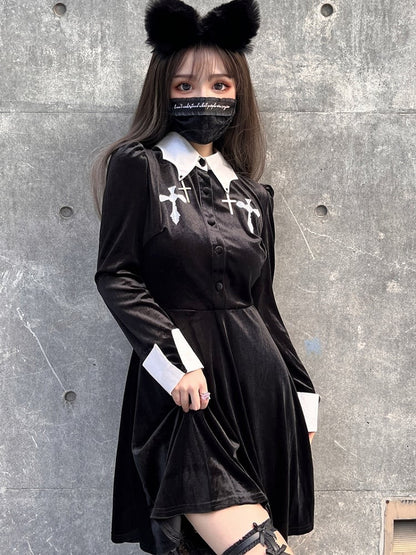 Ausverkaufsgröße Kragen Kreuz Samt Fledermaus für Kleid Punk Design M 93CM Flügelförmige Büste