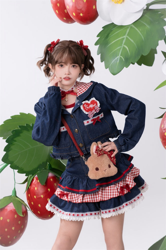 Marineblauer Spitzensaum mit Schleifenakzenten, gestufter Denim-Rock mit kariertem Patchwork