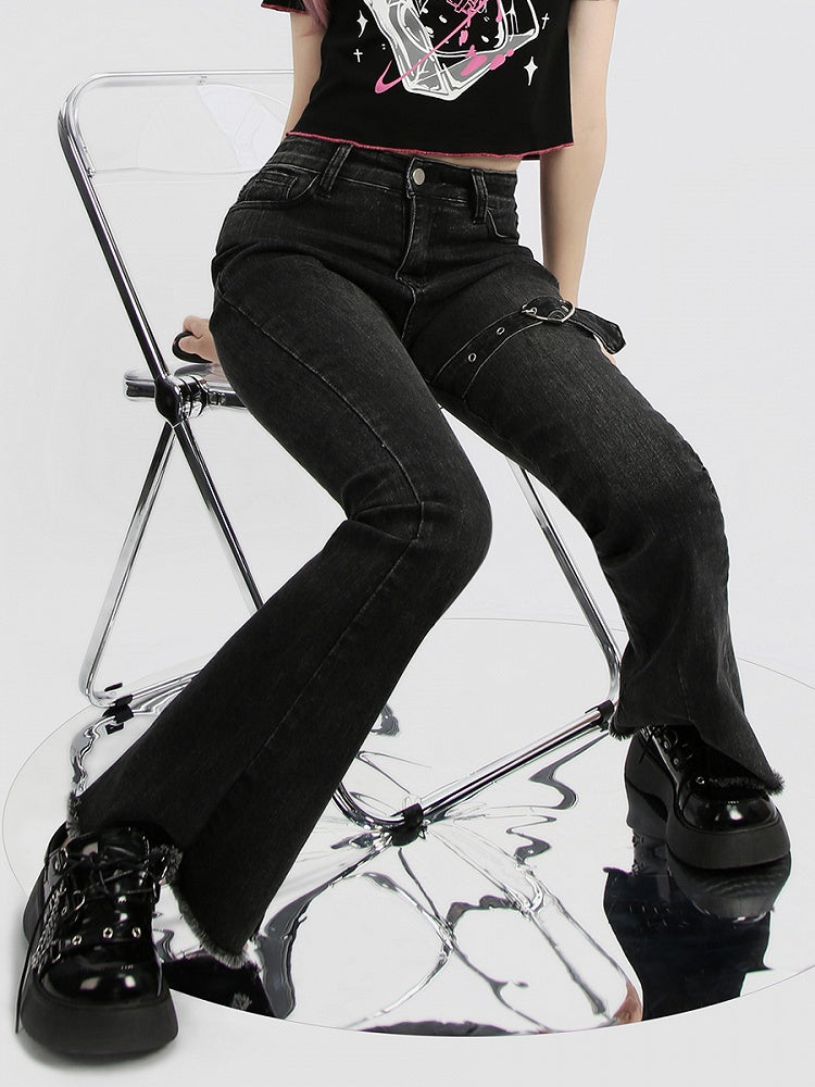 バックル太ももフレアジーンズ