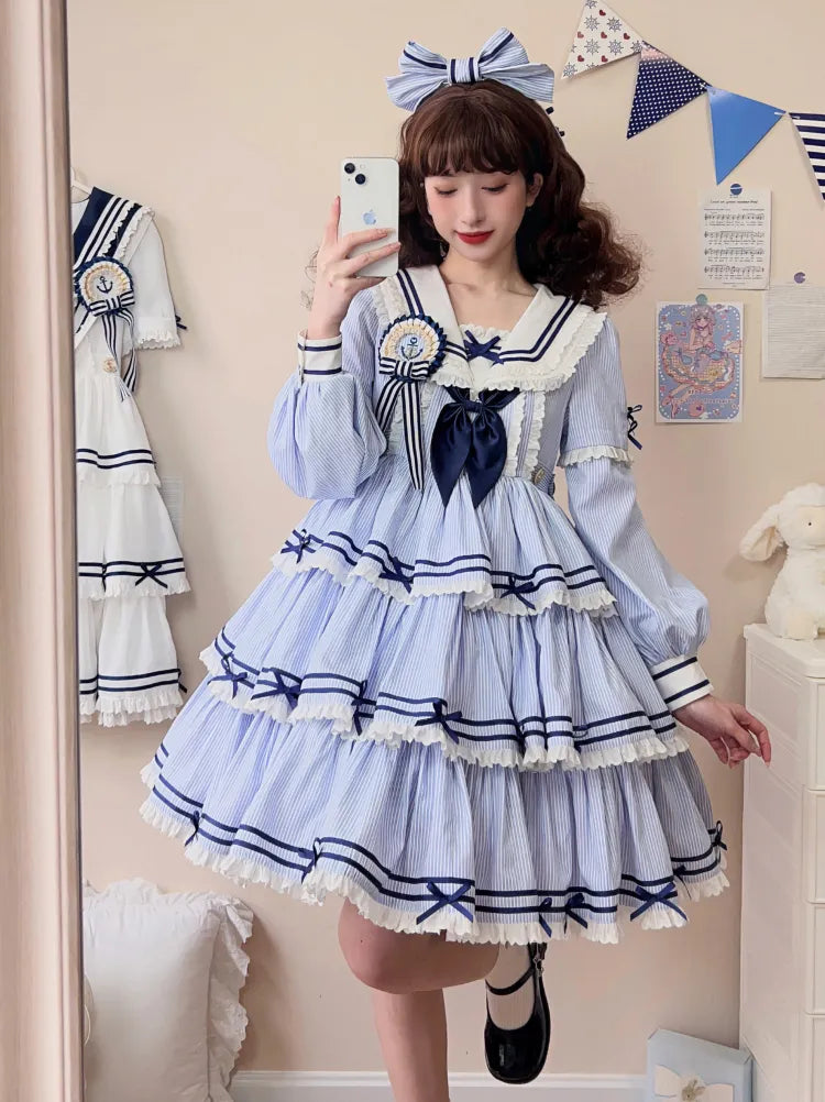 Gestreiftes blaues Sommerkleid mit abnehmbarem Ärmel-Lolita-Kragen, kurzes Matrosenkleid