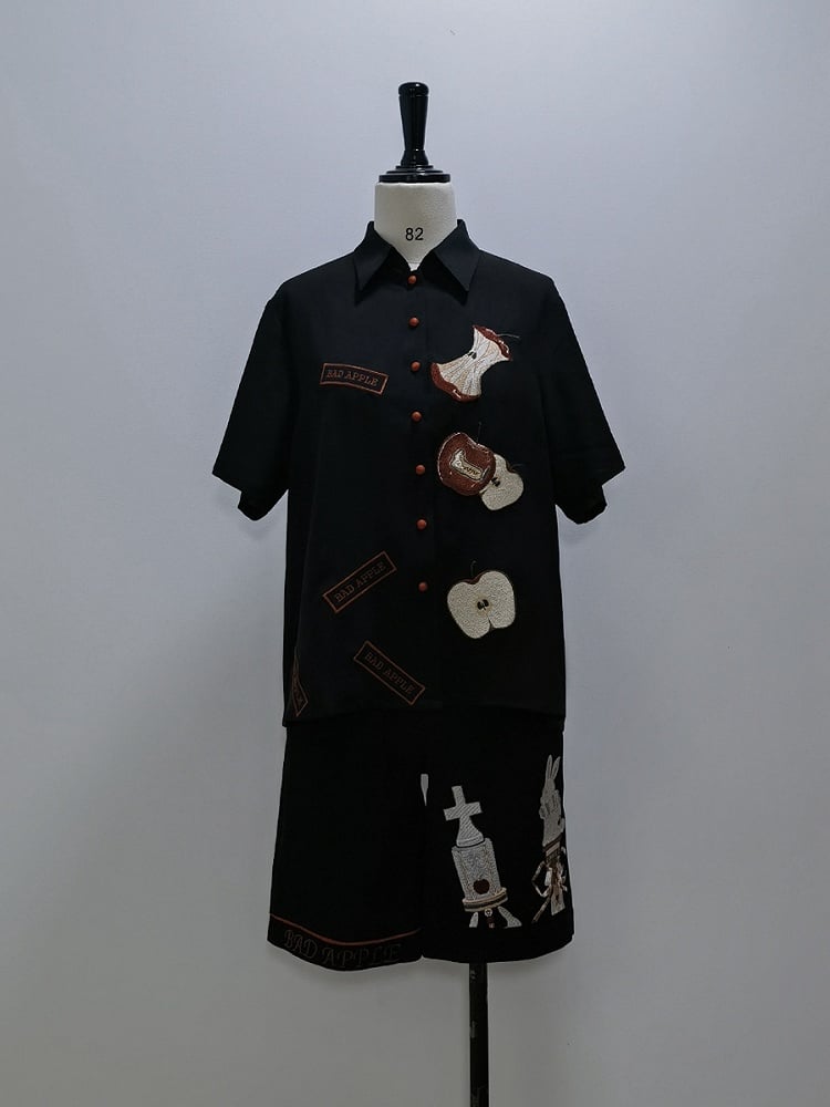 Details Fashion Rabbit Embroidery Ouji Black Shorts