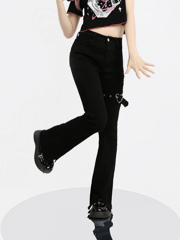 バックル太ももフレアジーンズ